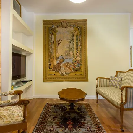 Romantic Cloister Apartment *